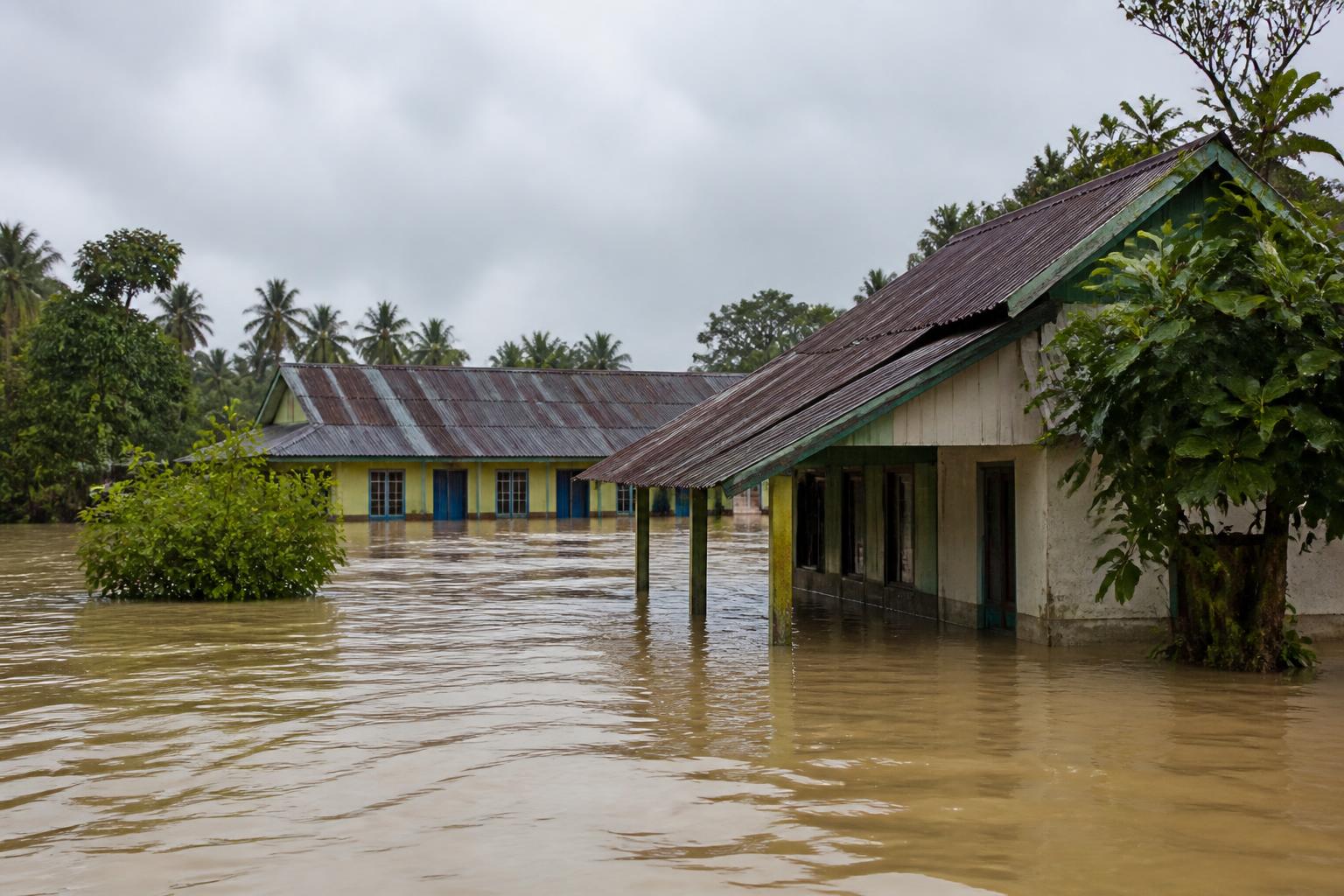 Banjir Rendam 14 Rumah dan Sekolah di Sendana Kasimbar