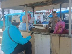 Wakapolsek Ampana Kota Gelar Jumat Curhat di Pelabuhan Belanda, Ajak Warga Tangkal Hoaks dan Kejahatan