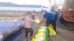 Demi Harga Merata, Polisi Touna Rela Menyeberang Antarkan Bantuan ke Togean