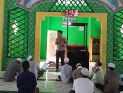 Cegah Hoaks dan Karhutla, Bhabinkamtibmas Bripka Jabbar Abu Sapa Jamaah Desa Betaua